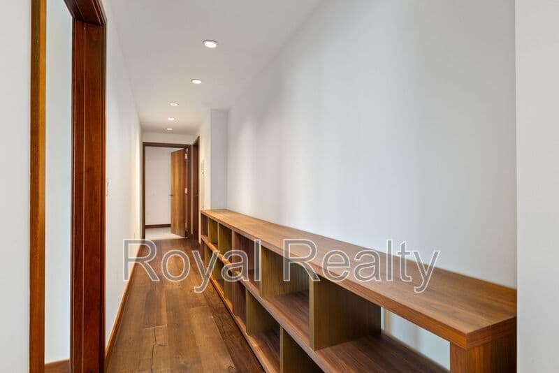 Honolulu Condo: 1555 Kapiolani Blvd