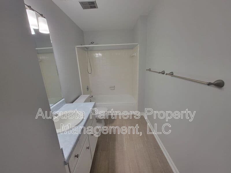 Augusta House: 2910 Pointewest Dr