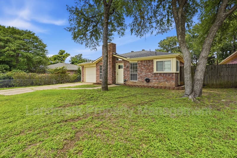 Mansfield House: 1122 Hidden Creek Drive