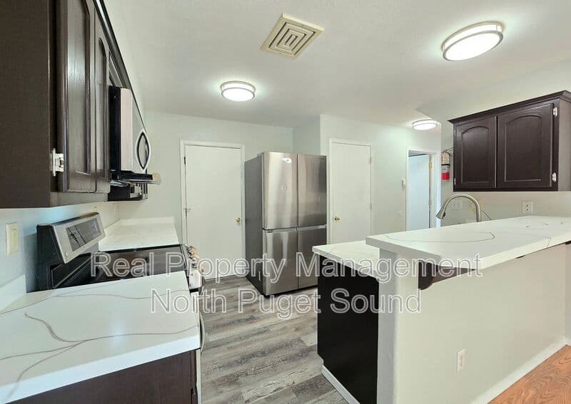 Marysville House: 13008 58th Ave NE