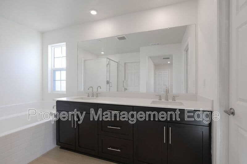 Menifee House: 26562 Brightstone Dr