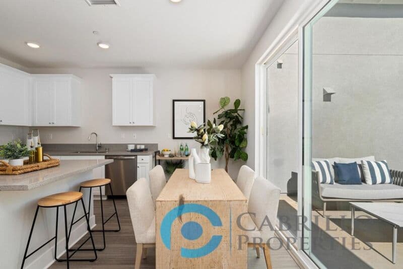 San Diego Condo: 1654 Neptune Ave