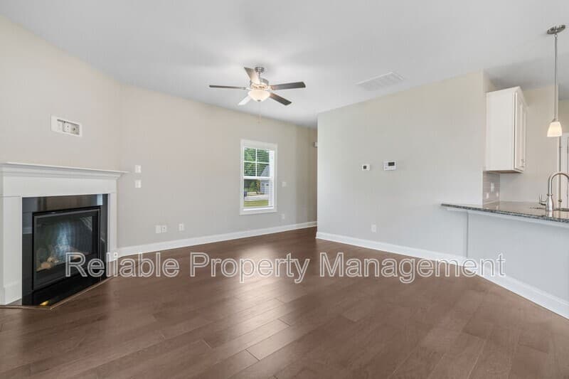 Clayton House: 102 Wicklow Ct