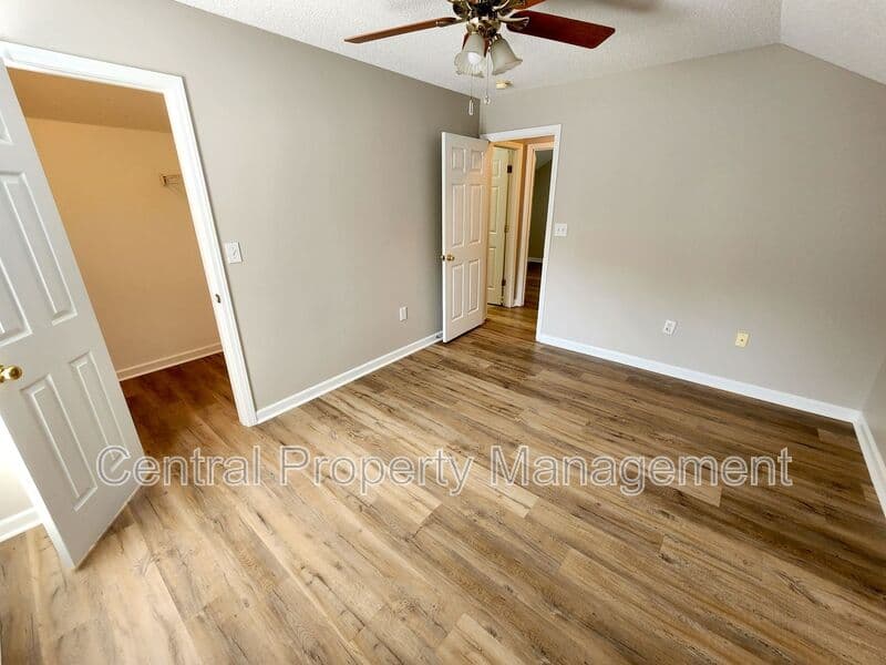 Moore House: 303 Rexford Drive