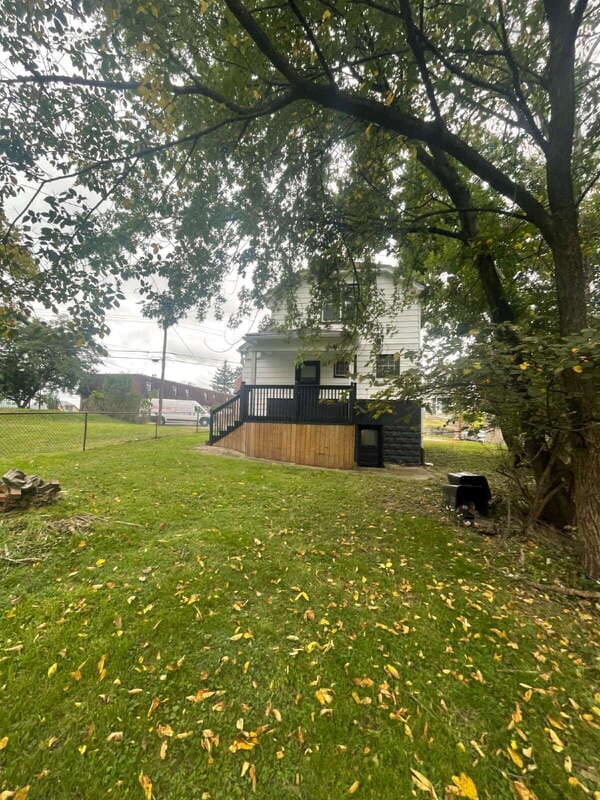 Pittsburgh House: 7808 Lloyd Avenue