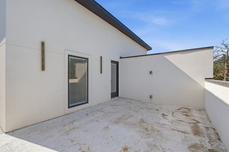 Dallas House: 2345 Hondo Avenue - 1