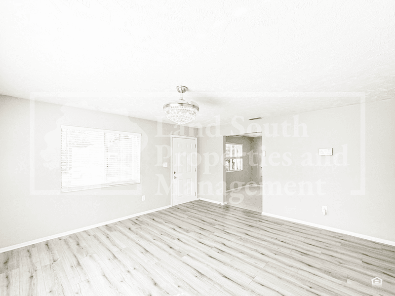 Lakeland House: 3519 Colleen Drive