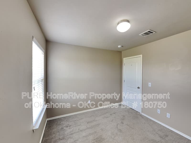 Piedmont House: 11817 NW 134th St