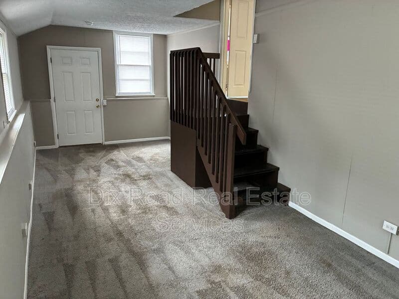 Fairfield Township House: 2029 Pater Avenue