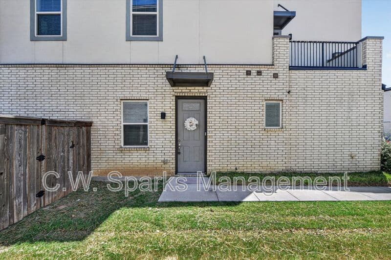 Irving House: 1912 Bethlehem Street