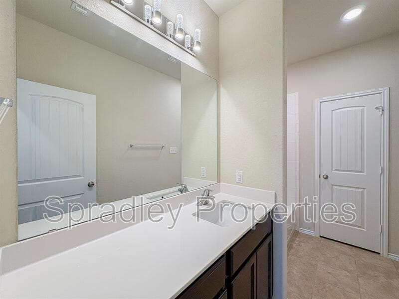 Belton House: 4617 Abergavenny Dr