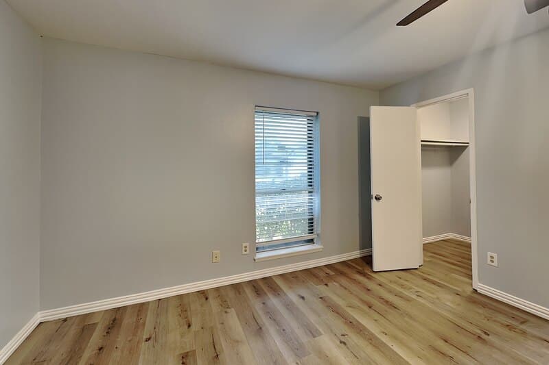 Plano House: 1913 Briarwood Dr