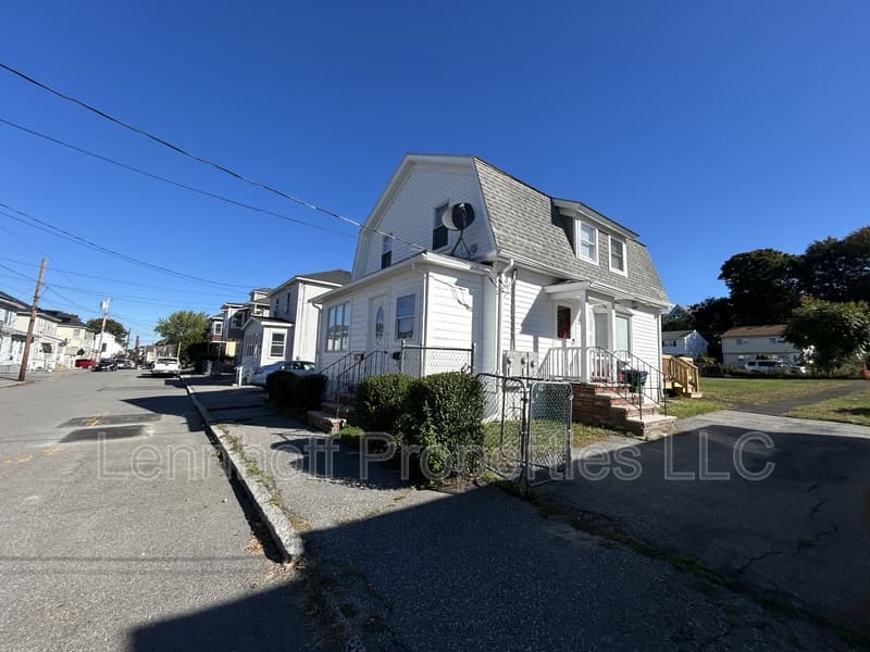 Lowell Condo: 526 Concord Street - 2
