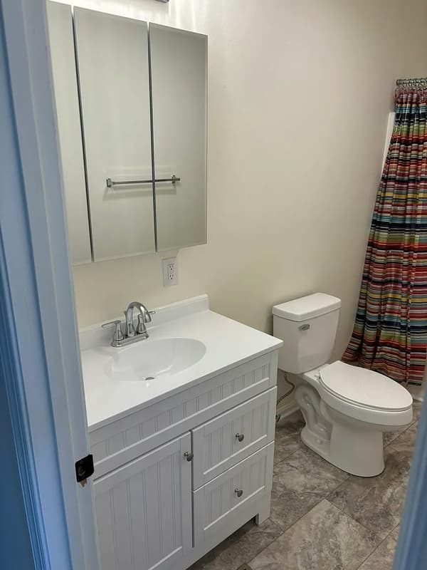 Newark House: 307 Cobble Creek Curve
