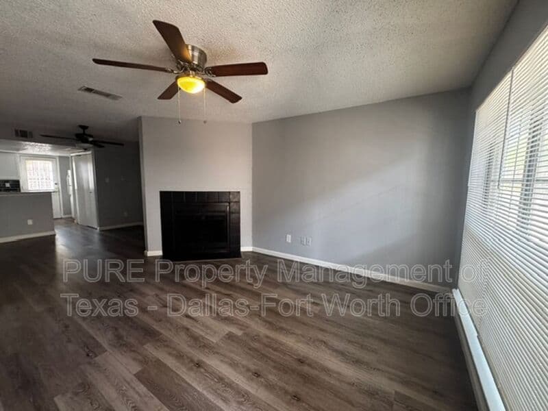 Irving Condo: 4004 W. Pioneer Dr.