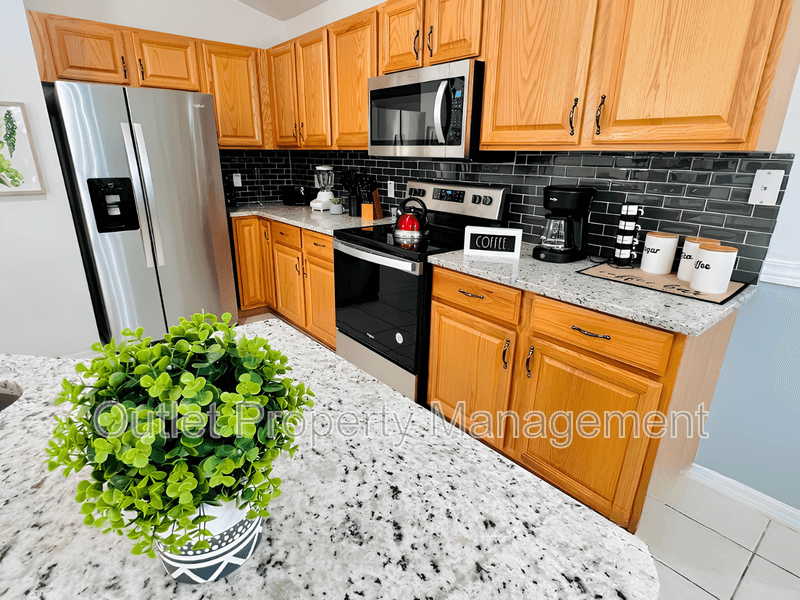 Davenport House: 122 Highgate Park Blvd