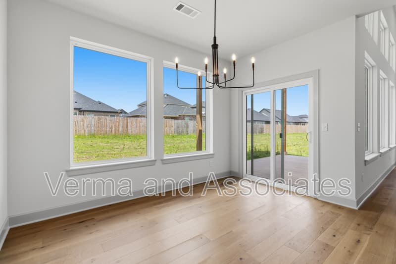 Centerton House: 1071 Whistler St
