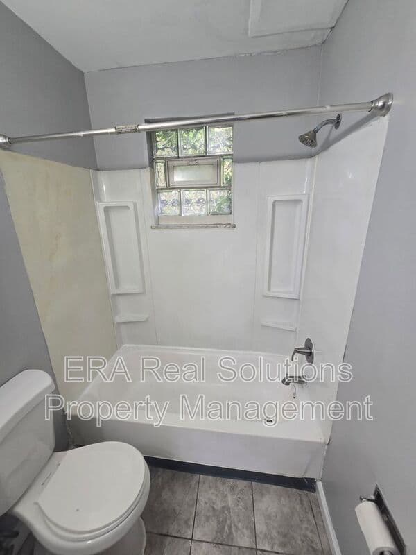 Columbus Condo: 2958 Sullivant ave