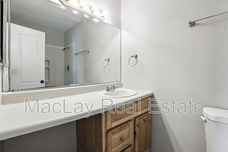 Scottsdale House: 8055 E. Thomas Rd.