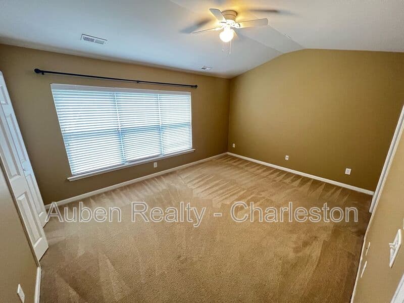 Summerville House: 226 S Lamplighter Ln