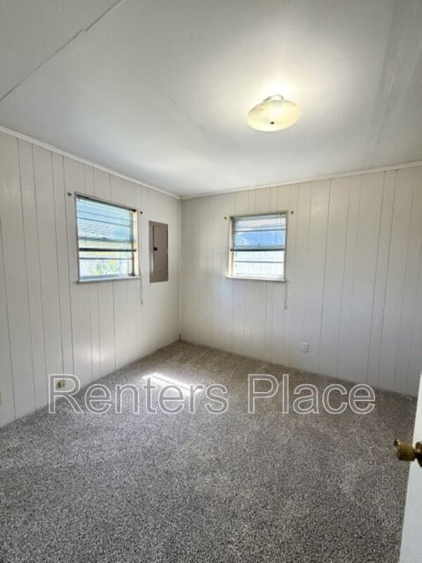 Claremore House: 428 E 4th St