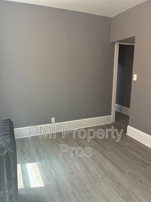 Milwaukee Condo: 1562 S 7th St
