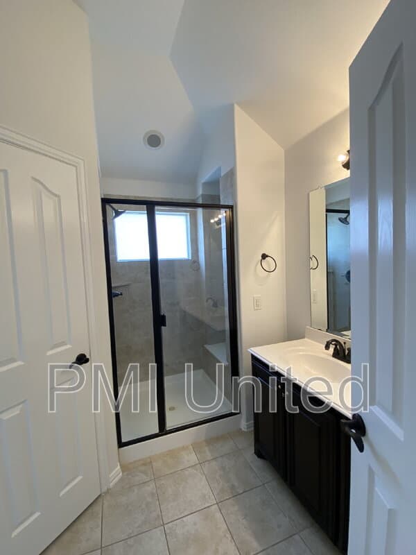 Fort Worth House: 4108 Volk Ct