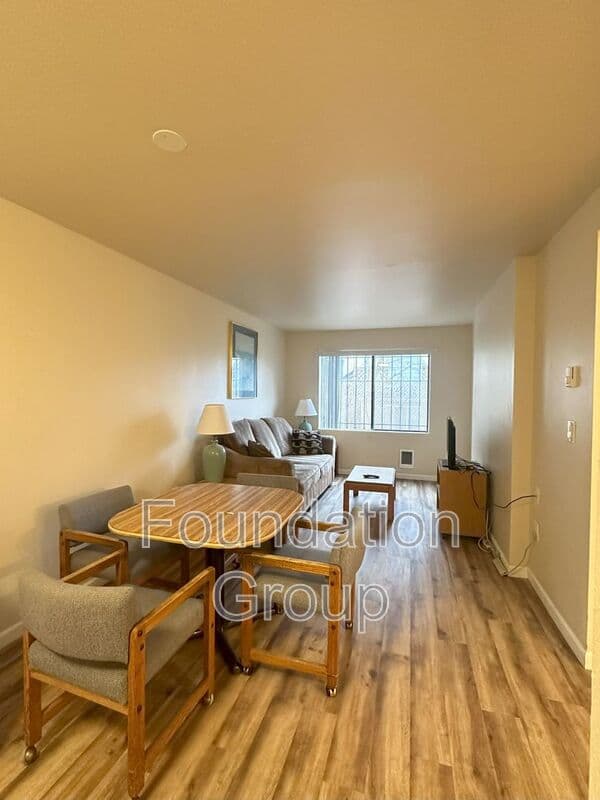 Seattle House: 400 10th Ave