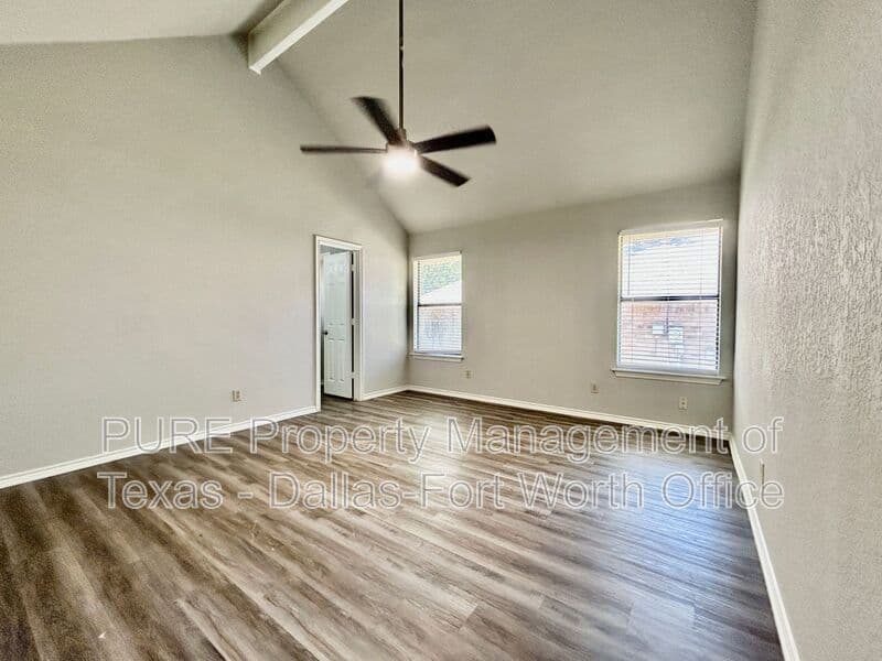 North Richland Hills House: 7729 Red Oak St.