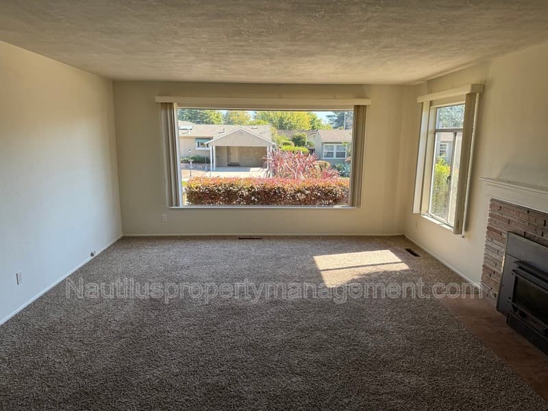 Santa Cruz House: 323 Spring Street