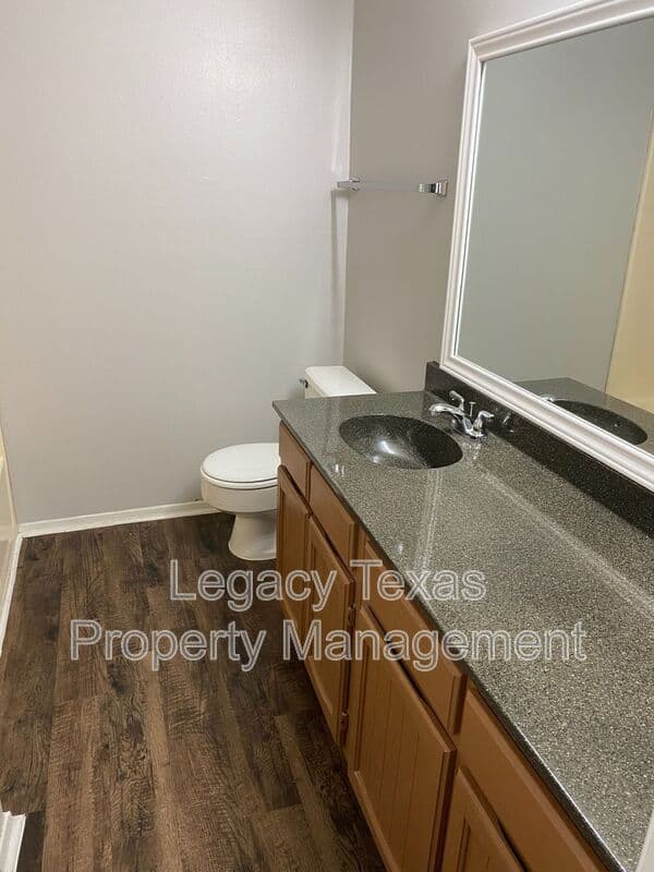 CLEBURNE Condo: 1503 N Nolan River Rd