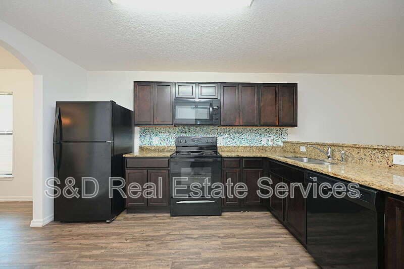 Lakeland House: 2238 Caspian Dr