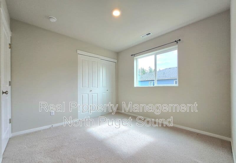 Granite Falls House: 9814 Hawkins Ave