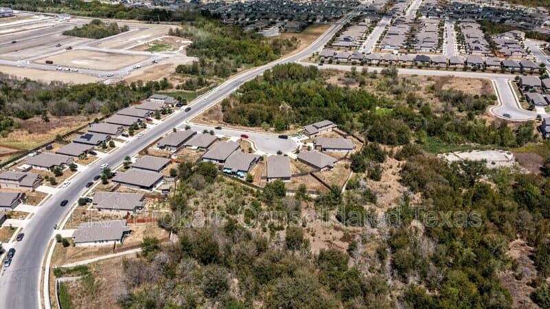 Pflugerville House: 3317 Burch Brook Cove