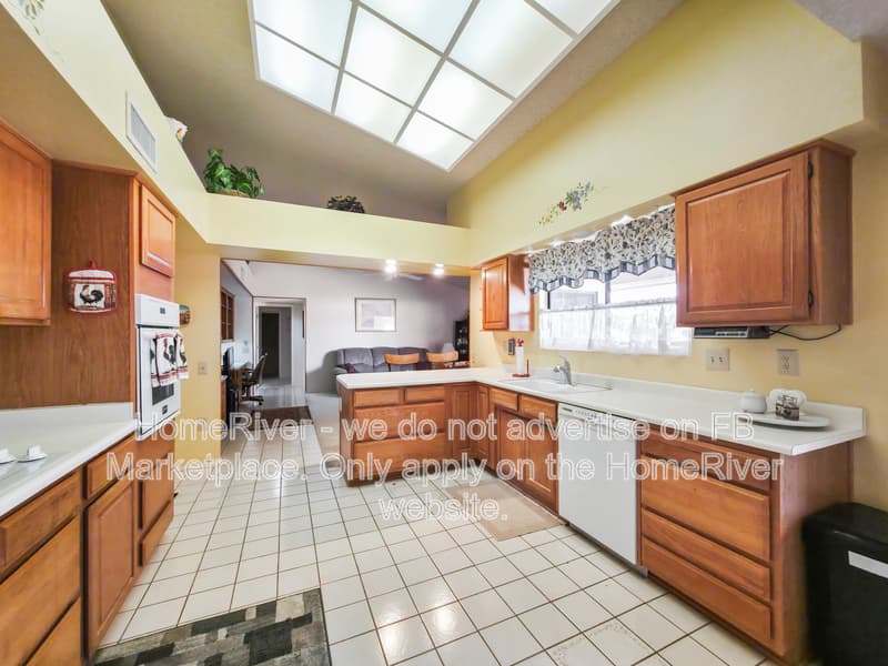 Sun City West House: 21015 N 123rd Dr
