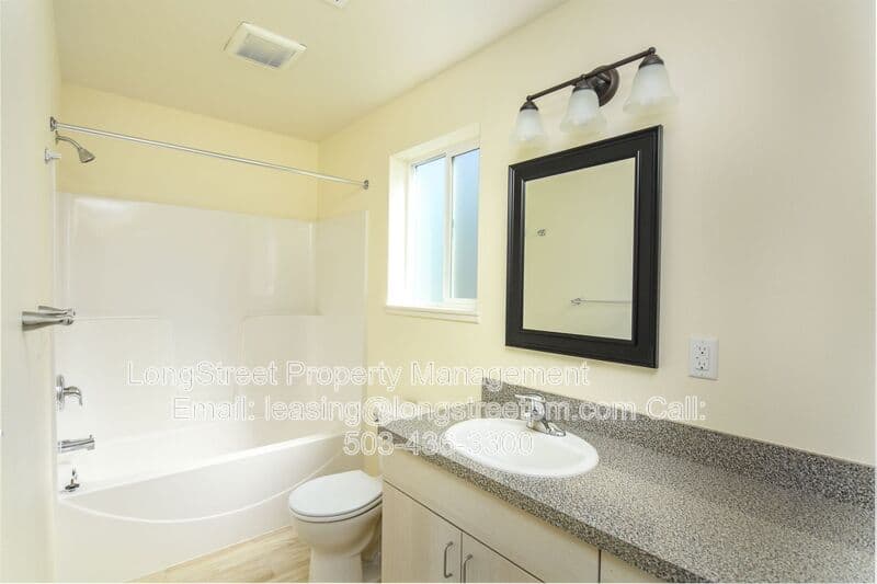 Corvallis Townhome: 1960 NW Taylor Ave