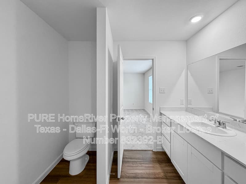 Melissa House: 2213 Burnwood St