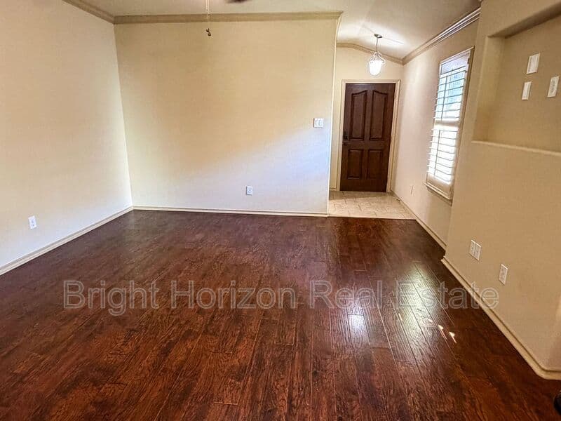 Fort Worth House: 5049 Britton Ridge Lane