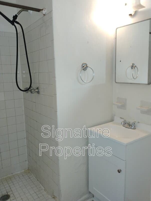 Virginia Beach House: 3825 Annie Ln