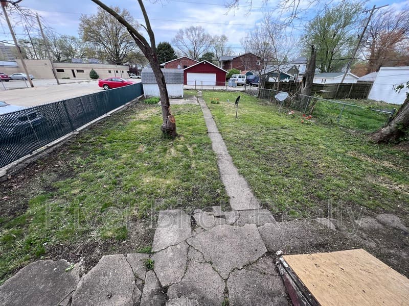 Springfield House: 719 N Eighth Street