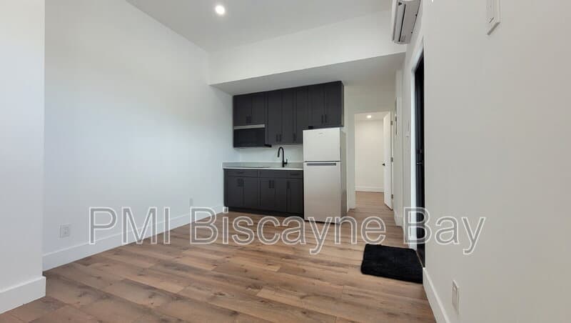 Miami Beach Condo: 7801 Byron Avenue