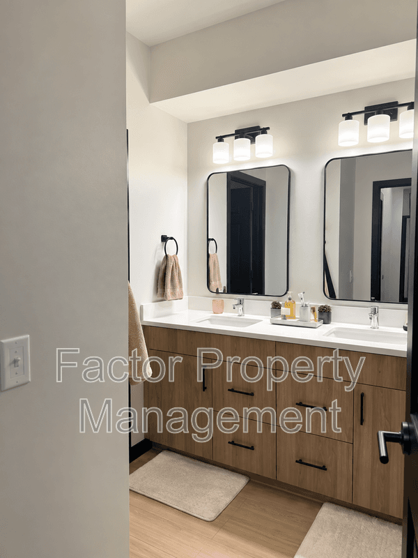 Mankato Condo: 1300 Warren Street