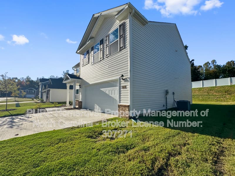 Winston Salem House: 4716 Mount Hope Dr