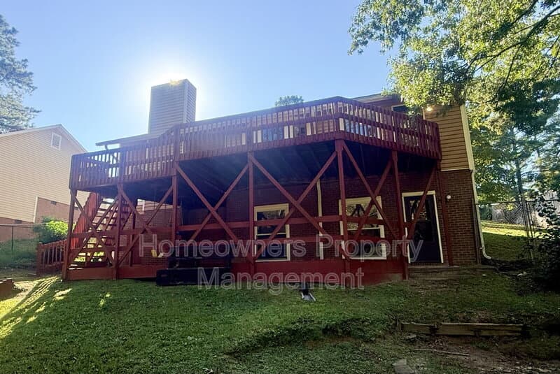 Fayetteville House: 4436 Briton Circle