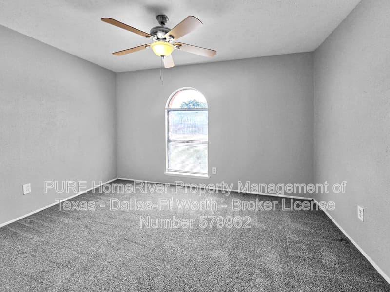 North Richland Hills House: 6905 Mid Cities Blvd