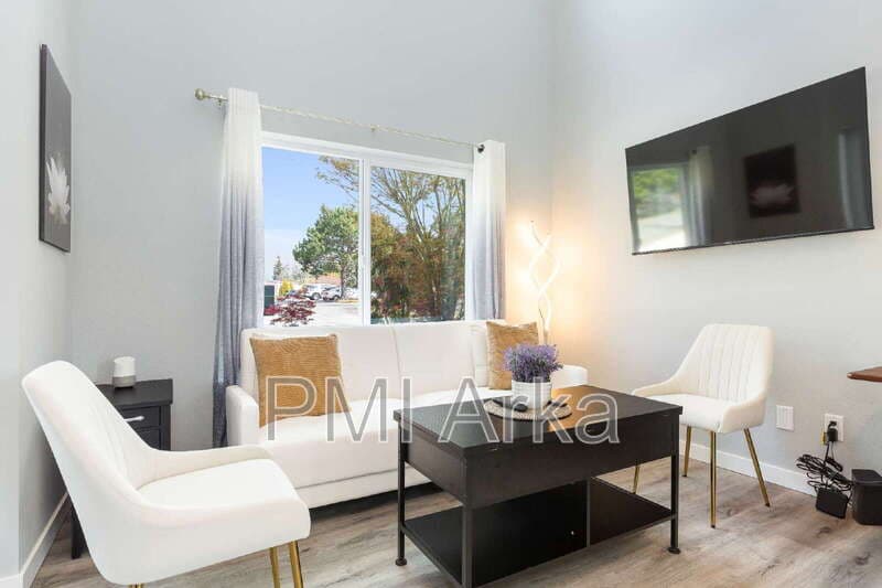 Burien Condo: 1415 SW 148th St