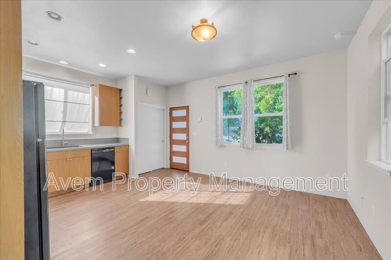 Portland Condo: 310 SW Maricara Street - B