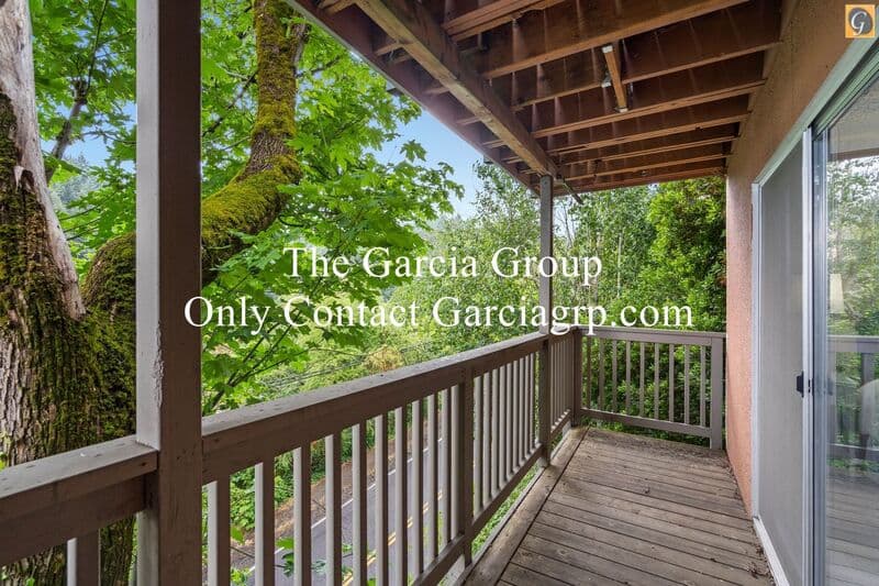 Portland Condo: 843 SW Broadway Dr.