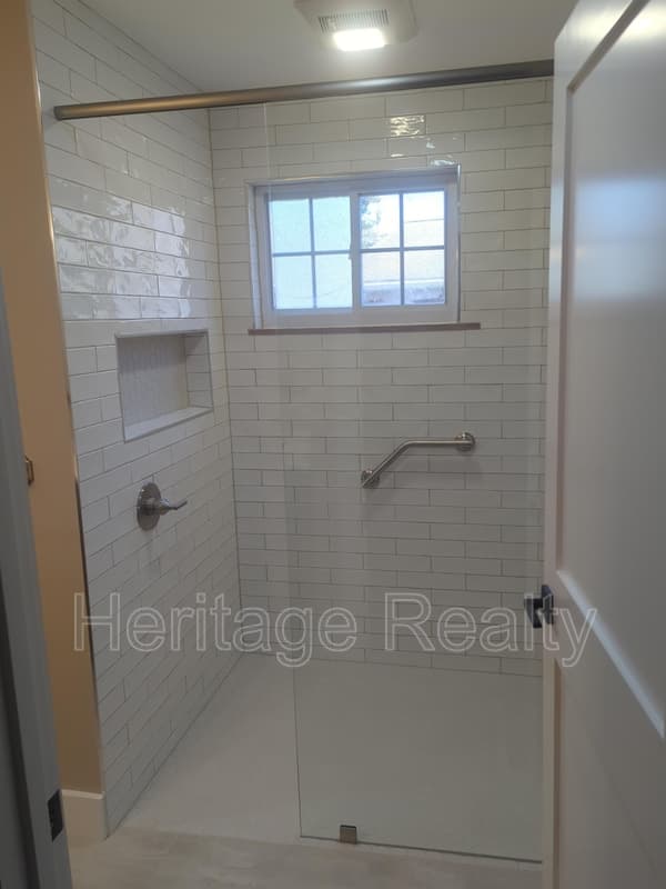 Knoxville House: 8108 Bennington Drive Northwest