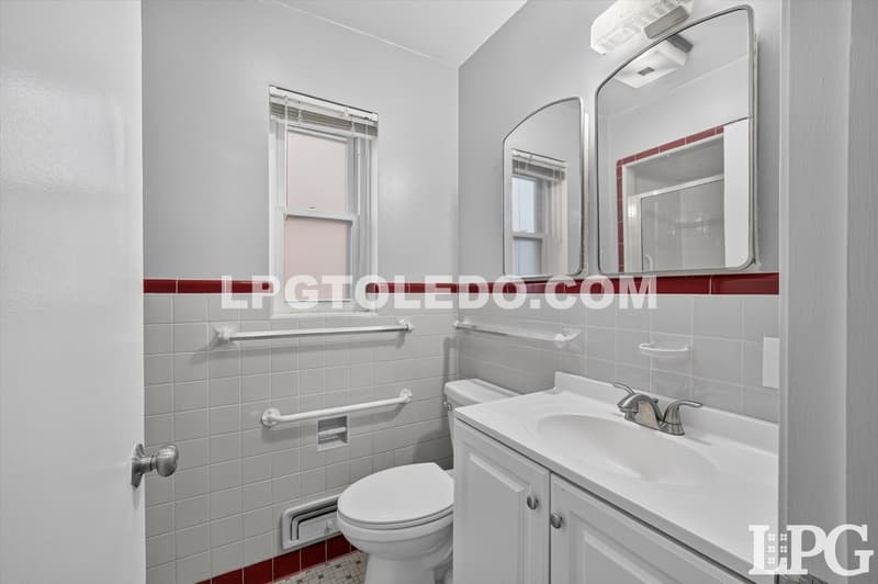 Toledo Condo: 2139 Collinway St.-1.
